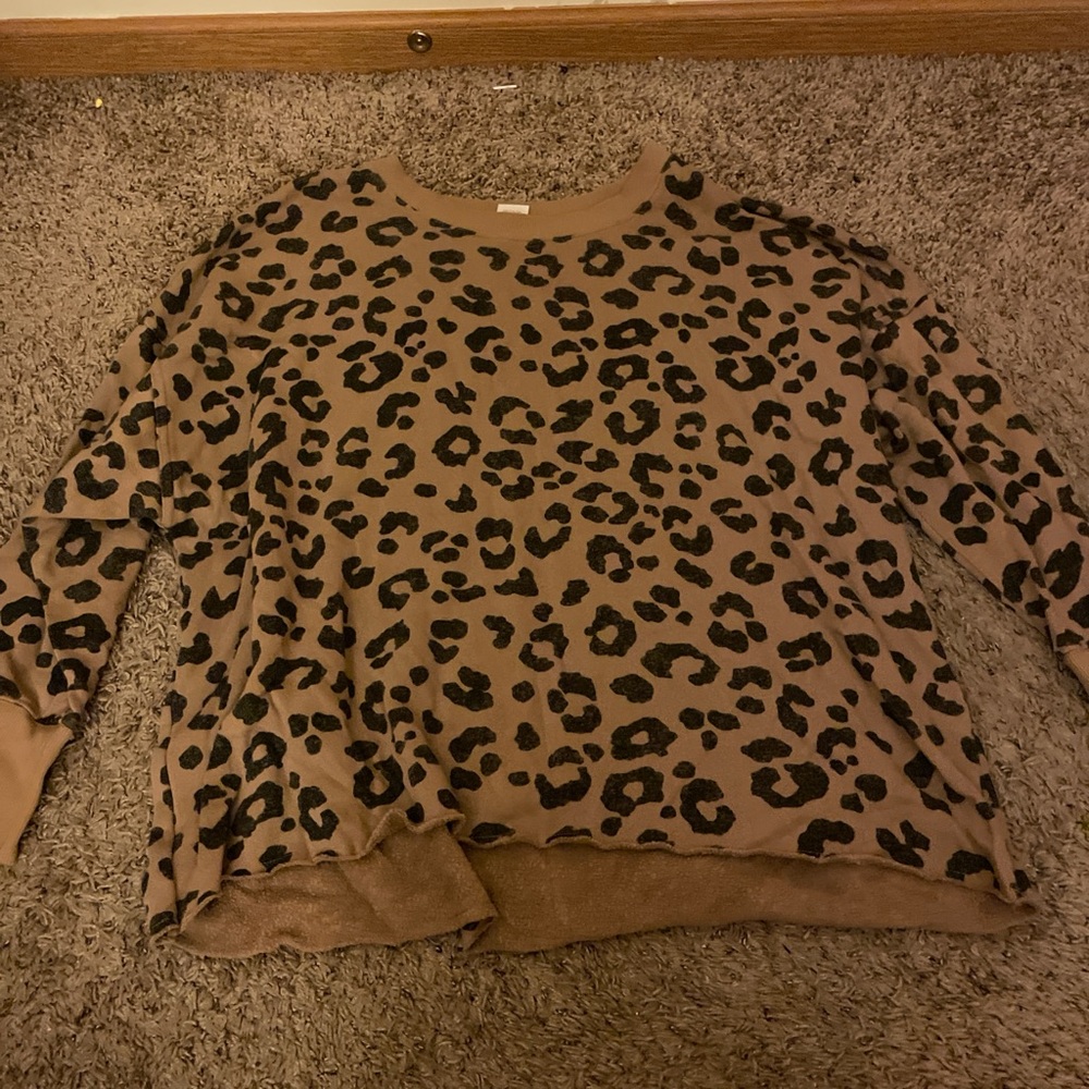 Secret Treasures Tan and Black Knit Top